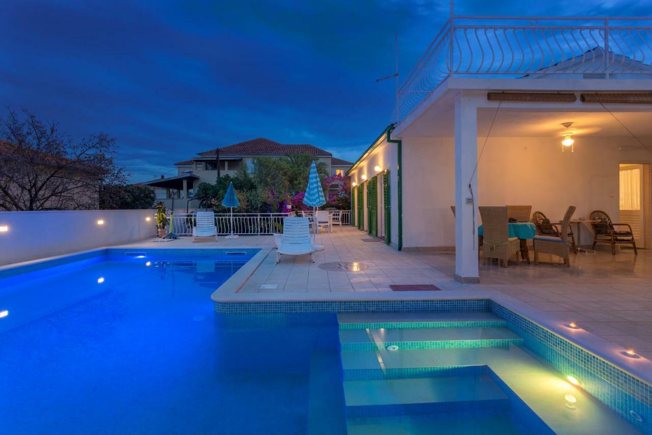 Aras Wind Rose Villa Supetar Bagian luar foto