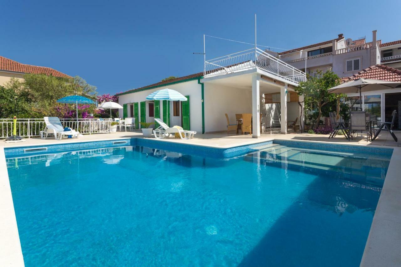 Aras Wind Rose Villa Supetar Bagian luar foto