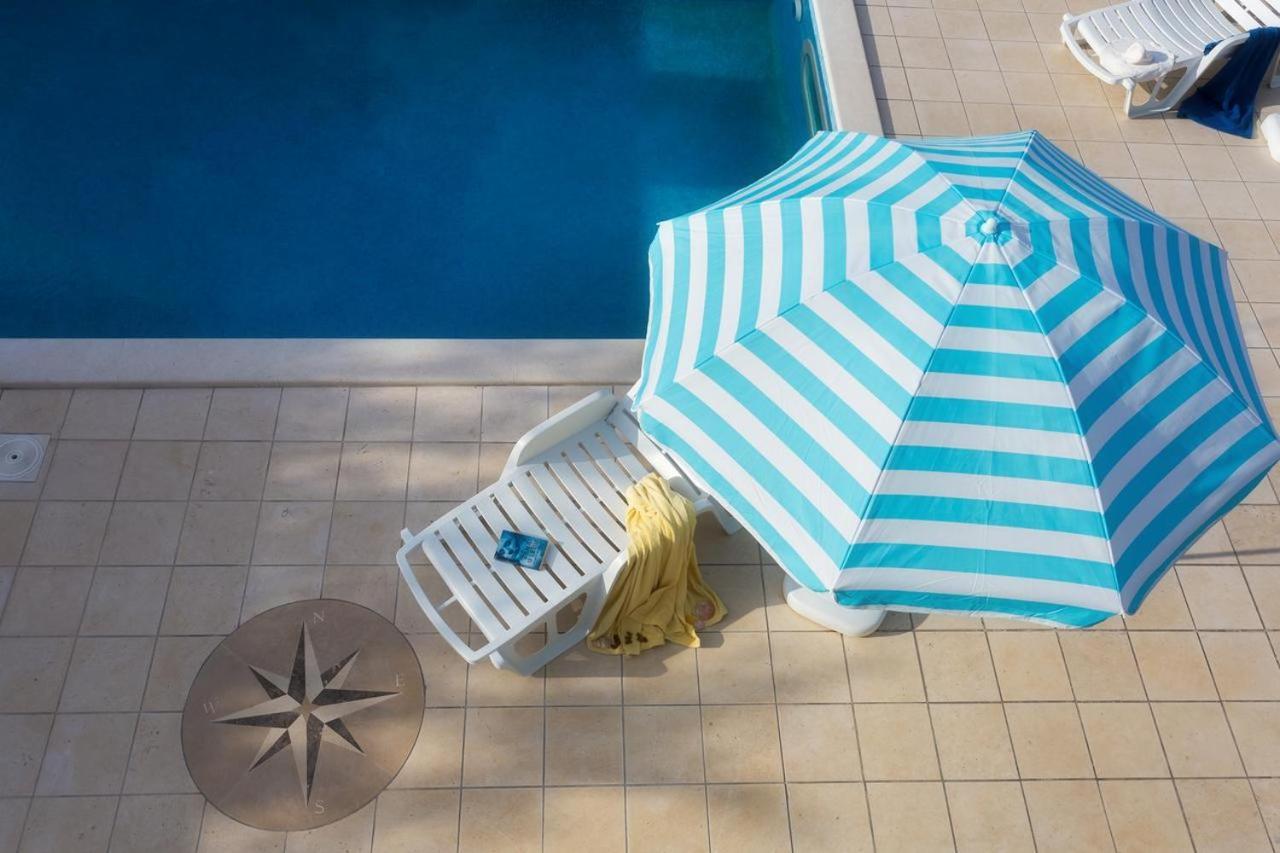 Aras Wind Rose Villa Supetar Bagian luar foto